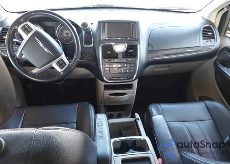 2014 Chrysler Town & Country Touring z USA, uszkodzony, nr VIN 2C4RC1BG6ER256770